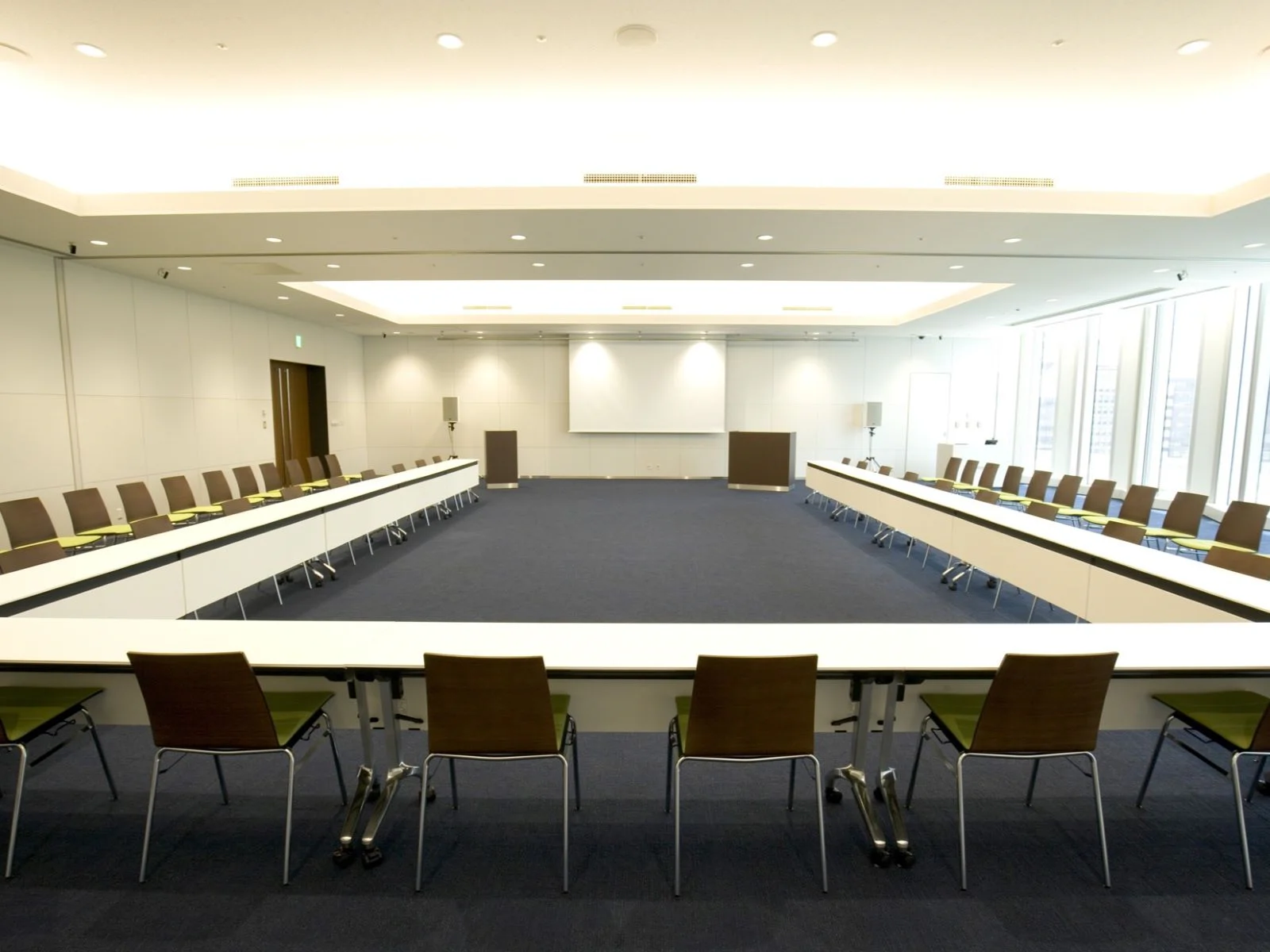 赤坂・虎ノ門のおしゃれな貸し会議室 - 東京ガーデンテラス 紀尾井カンファレンス