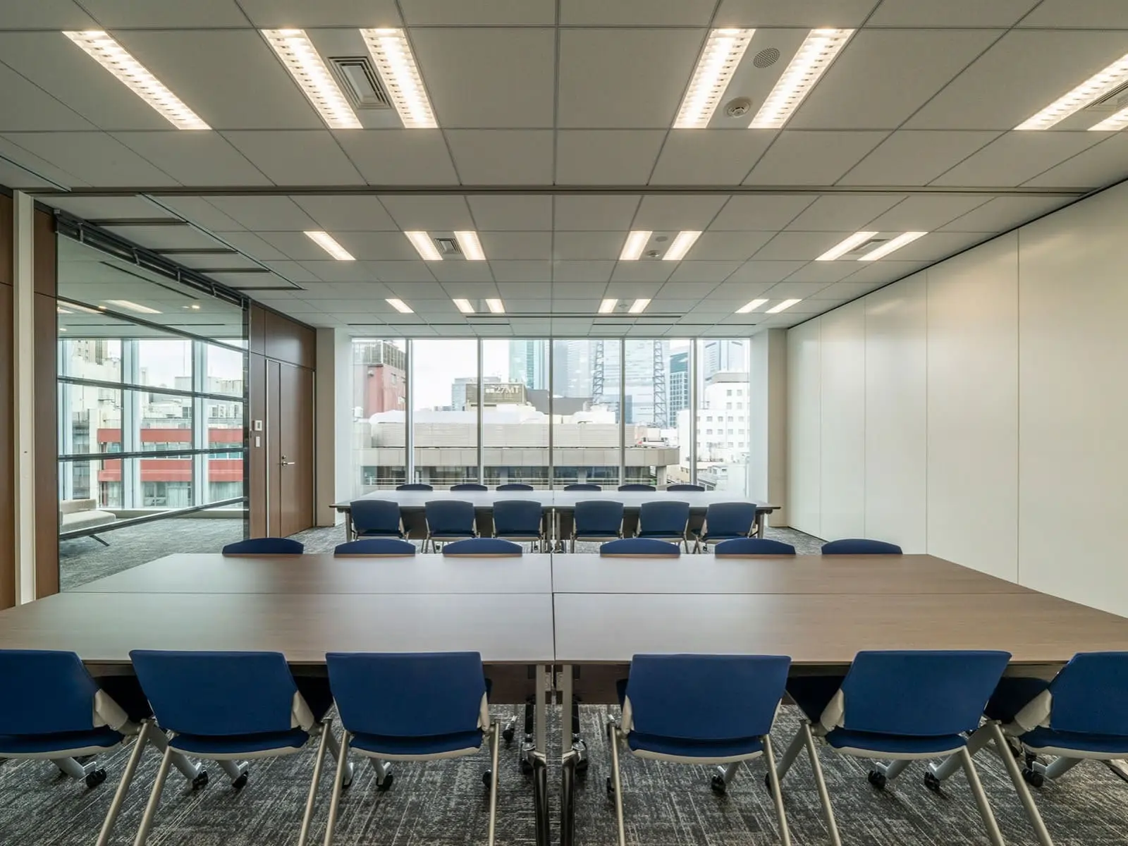 新橋・品川のおしゃれな貸し会議室 - Share Working Studio 35