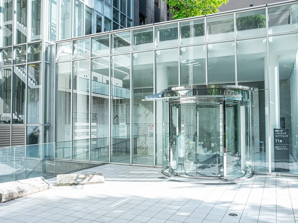 秋葉原・御茶ノ水のおしゃれな貸し会議室 - 御茶ノ水トライエッジカンファレンス