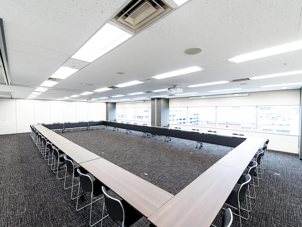 ROOM H+I:372