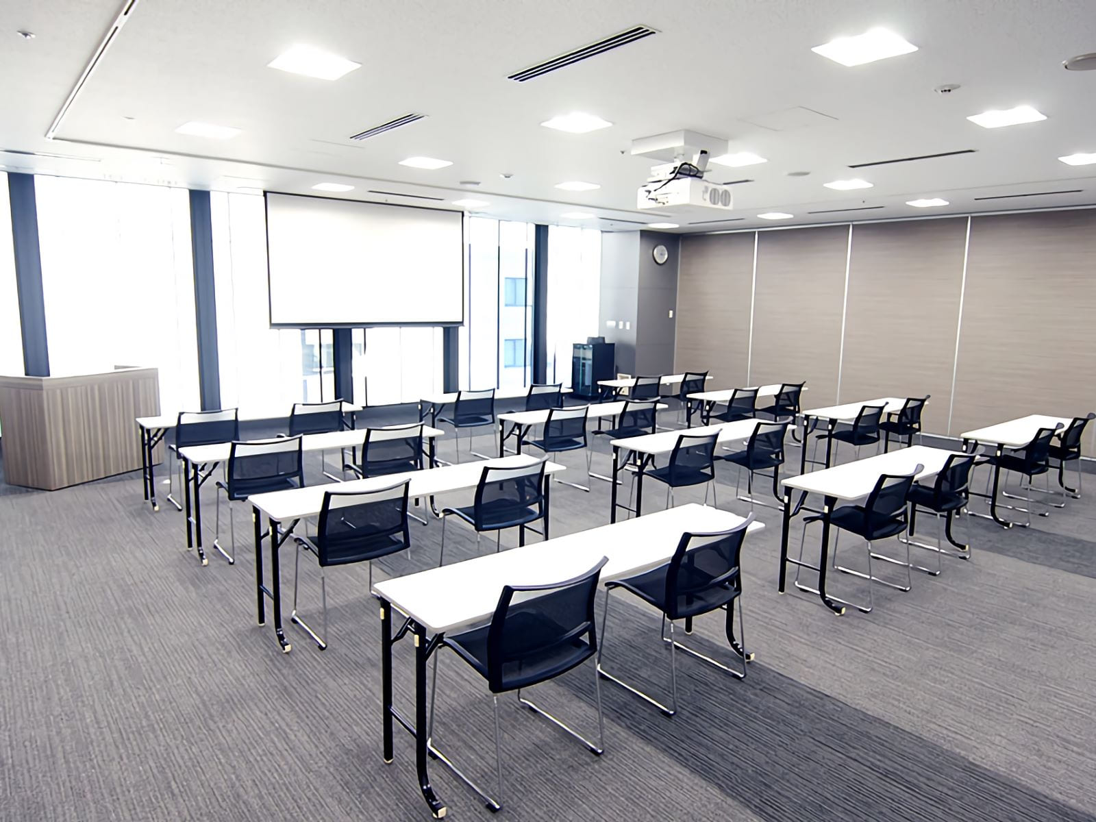 渋谷・恵比寿のおしゃれな貸し会議室 - EBiS303｜カンファレンススペース