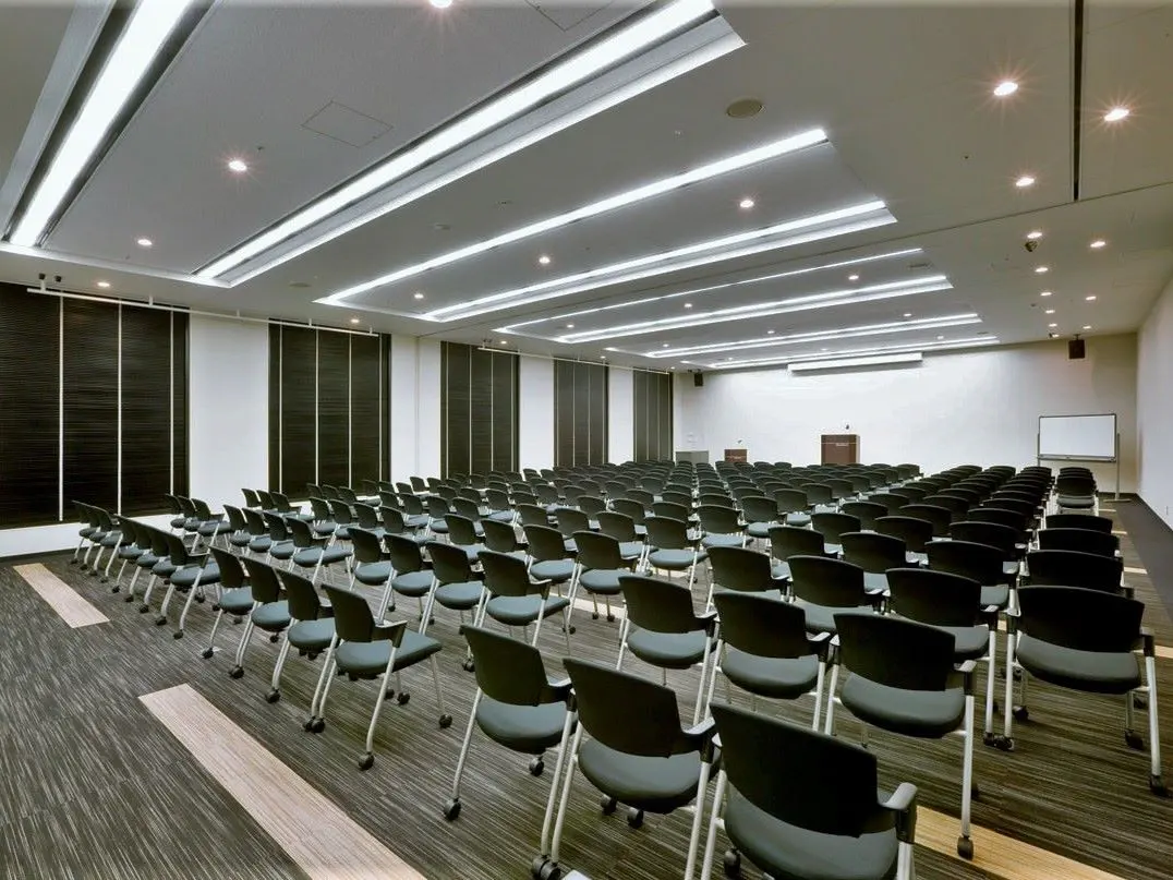 Room D+E:572