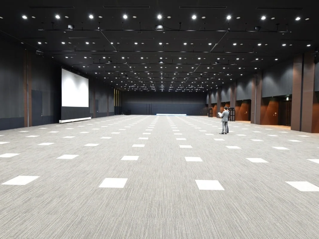 HALL 全体:586