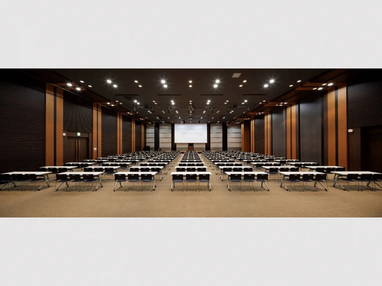 652 HALL 全体