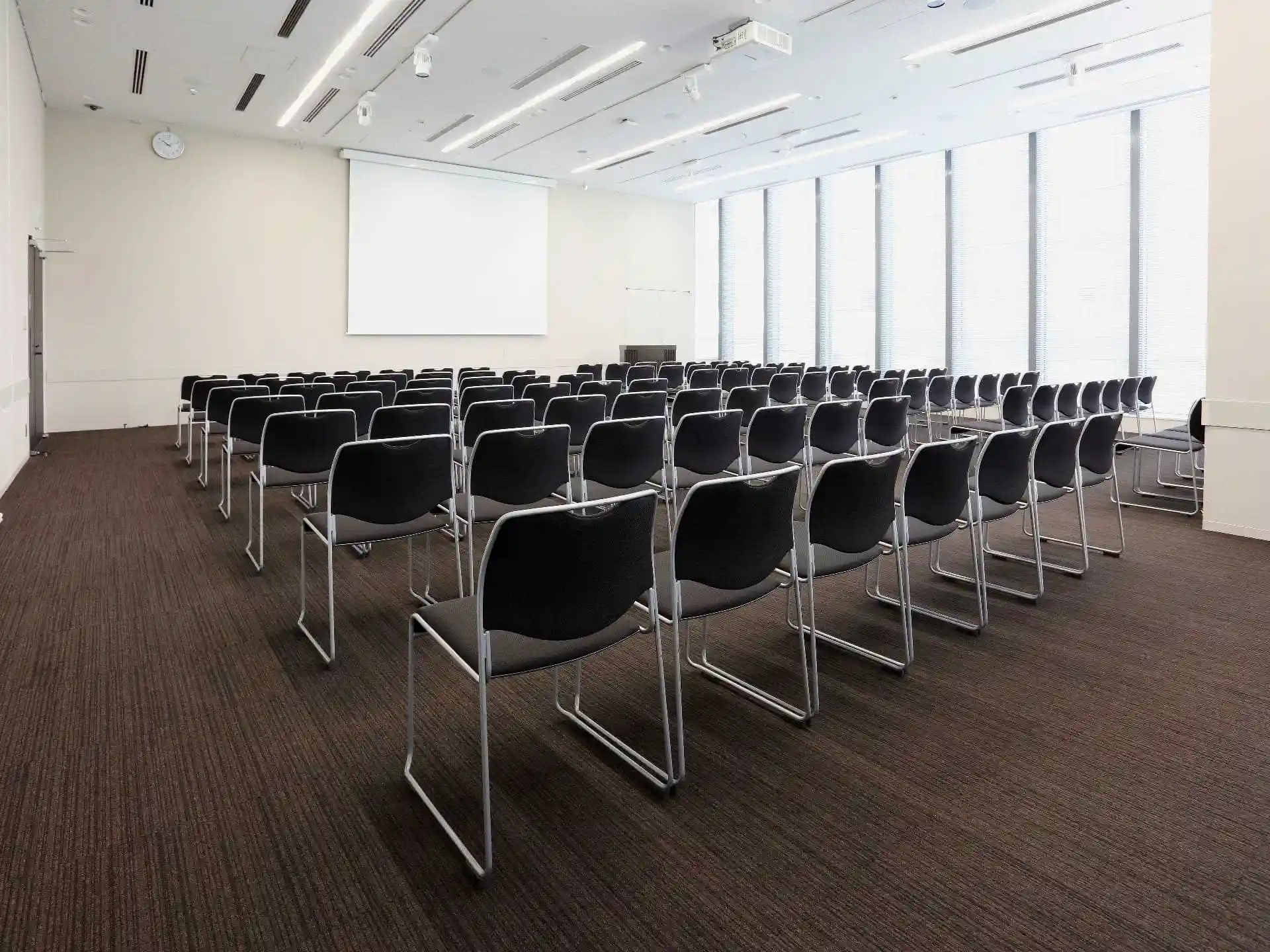 Terrace Room:822