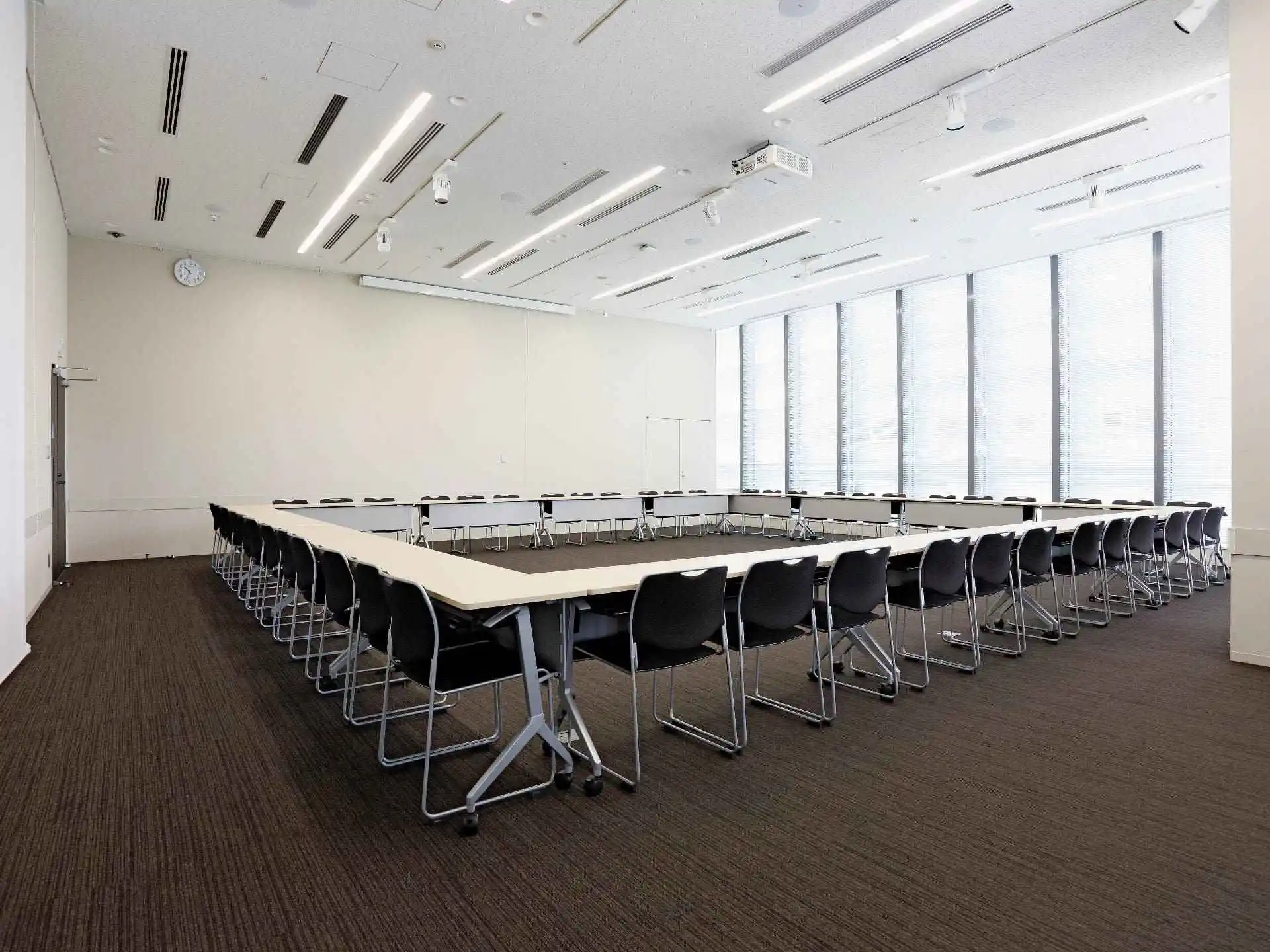 Terrace Room:822
