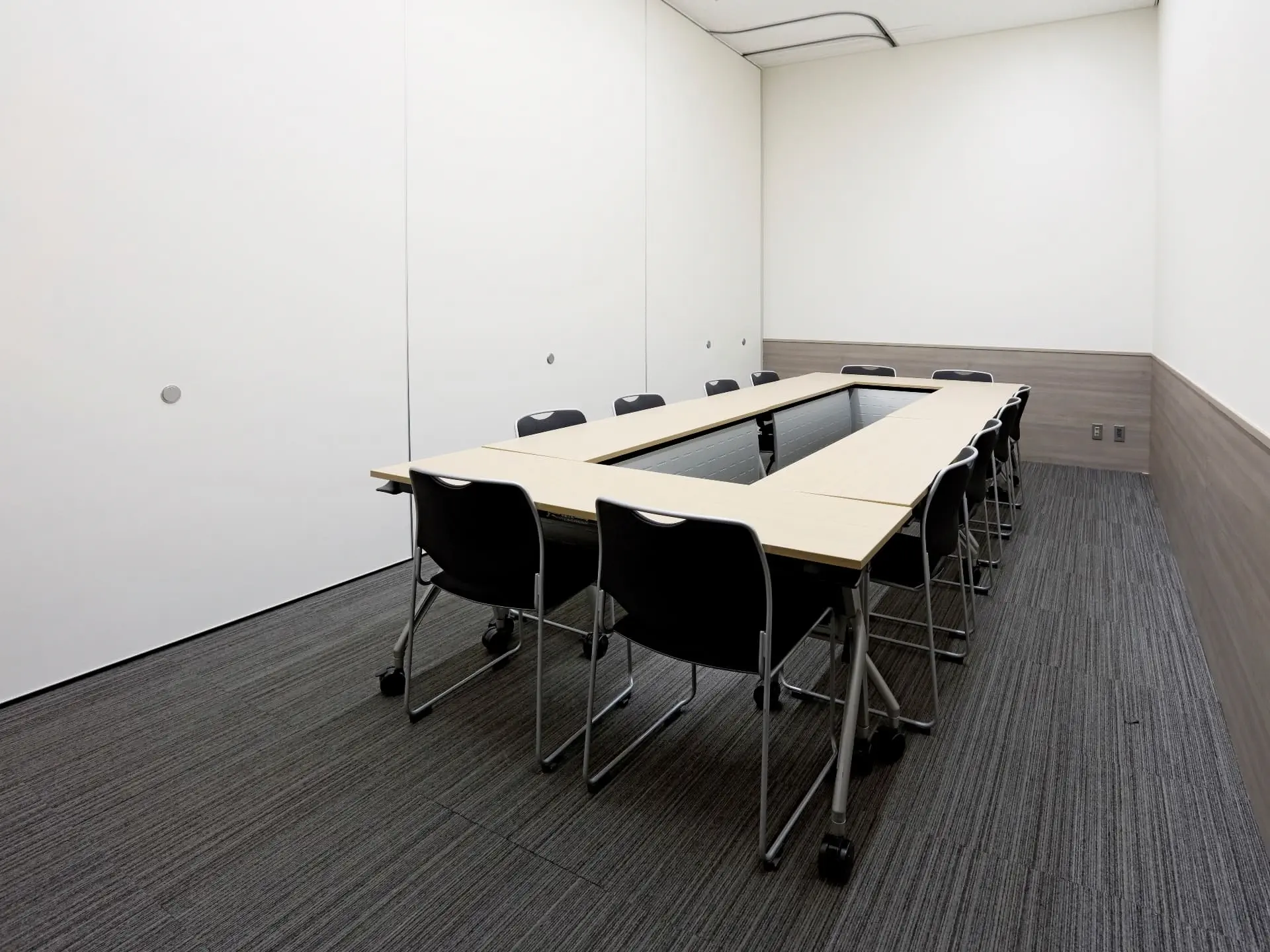 Room D-1【分割】:827