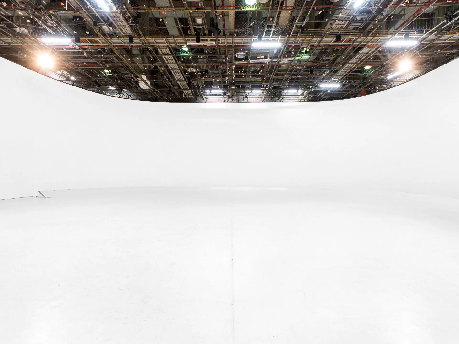 STUDIO EARTH:886
