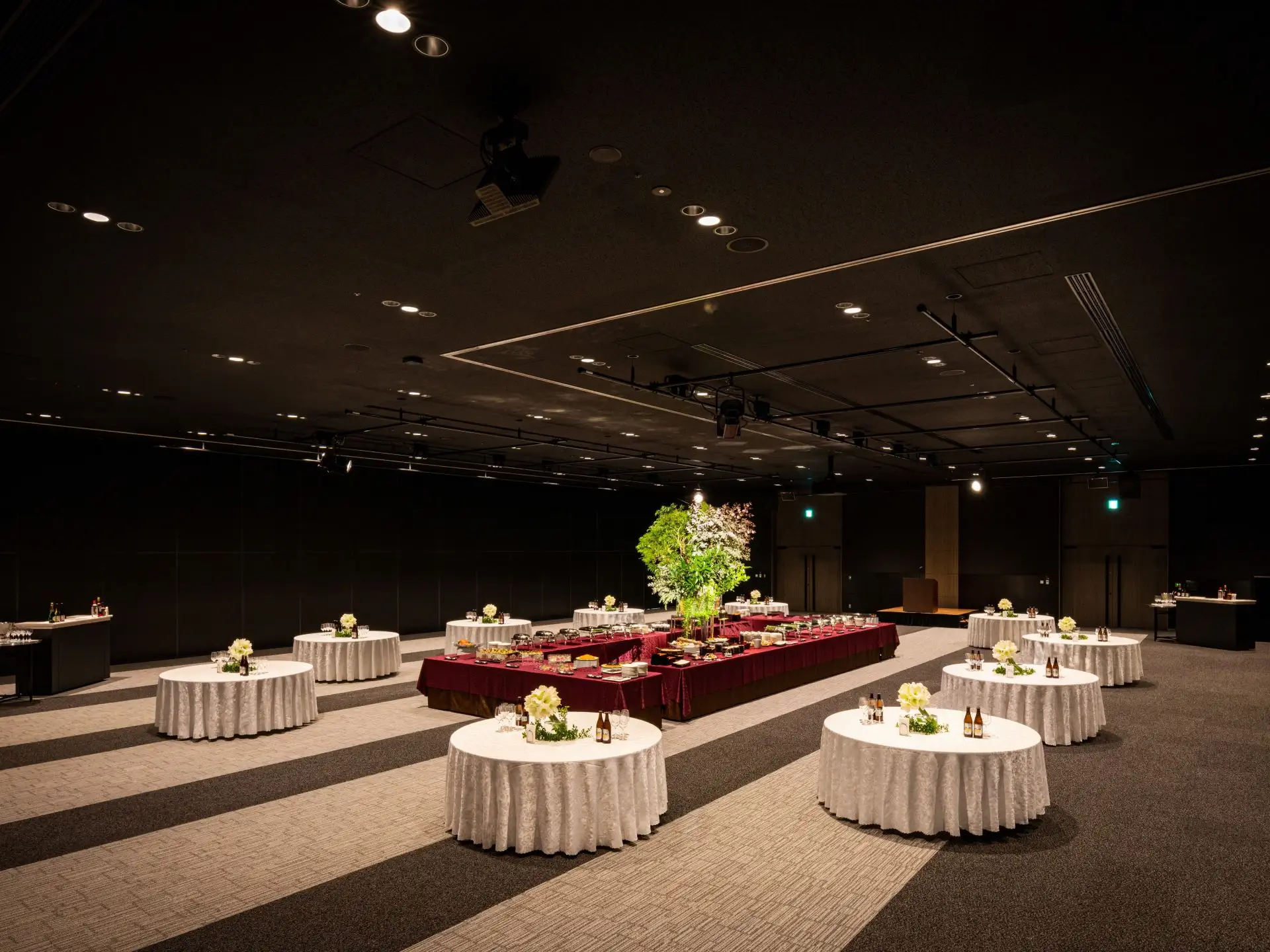 HALL B:1000