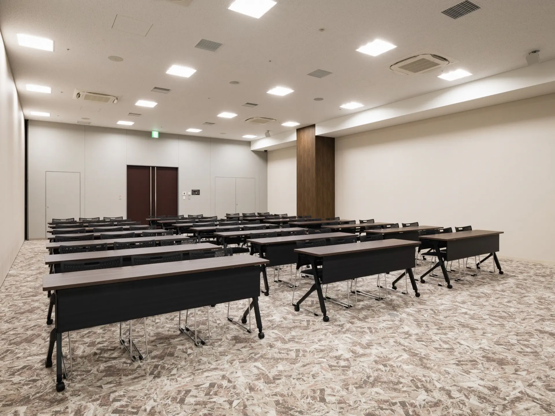 Room 5:1030