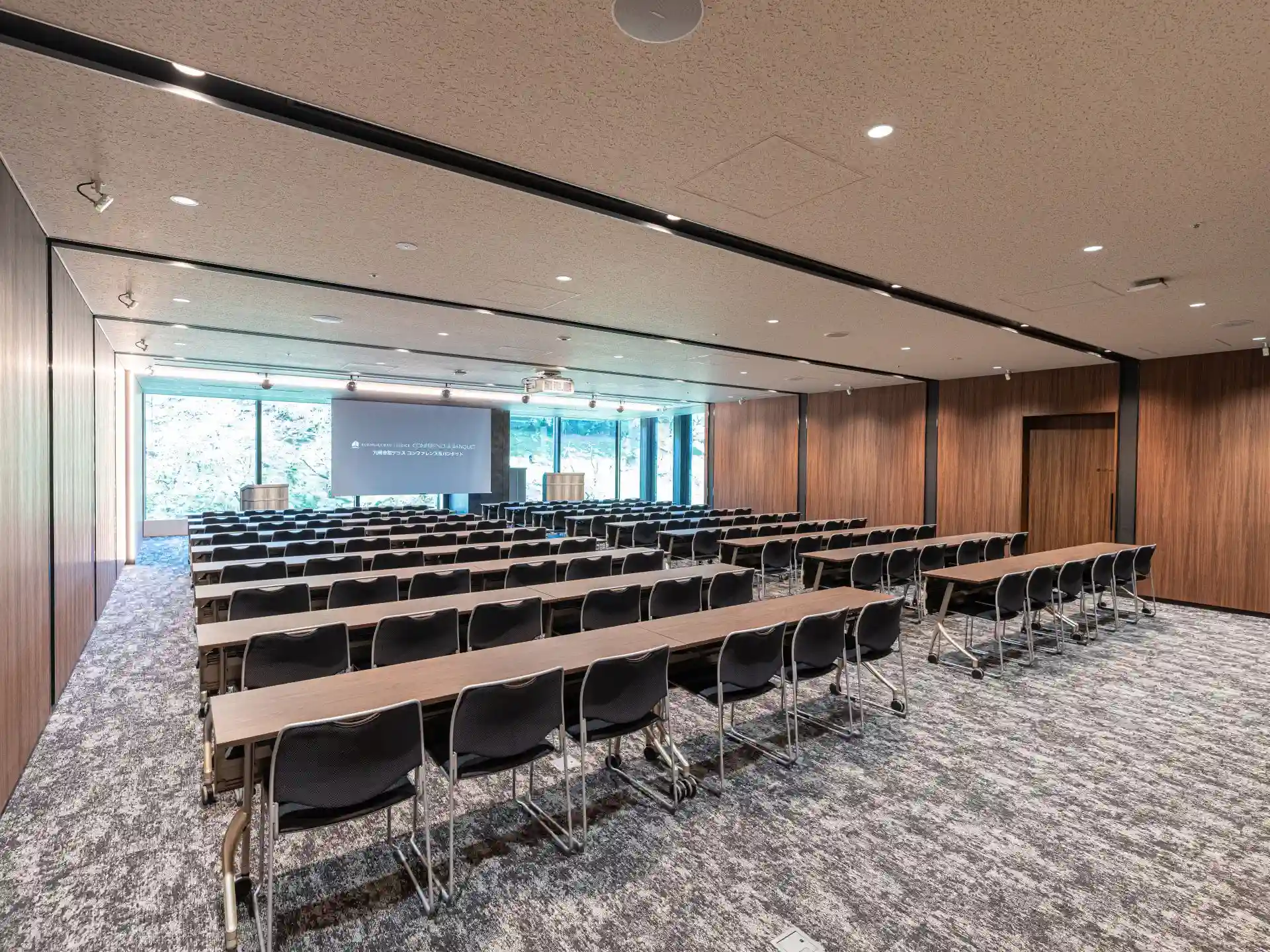 飯田橋・市ヶ谷のおしゃれな貸し会議室 - 九段会館テラス コンファレンス＆バンケット